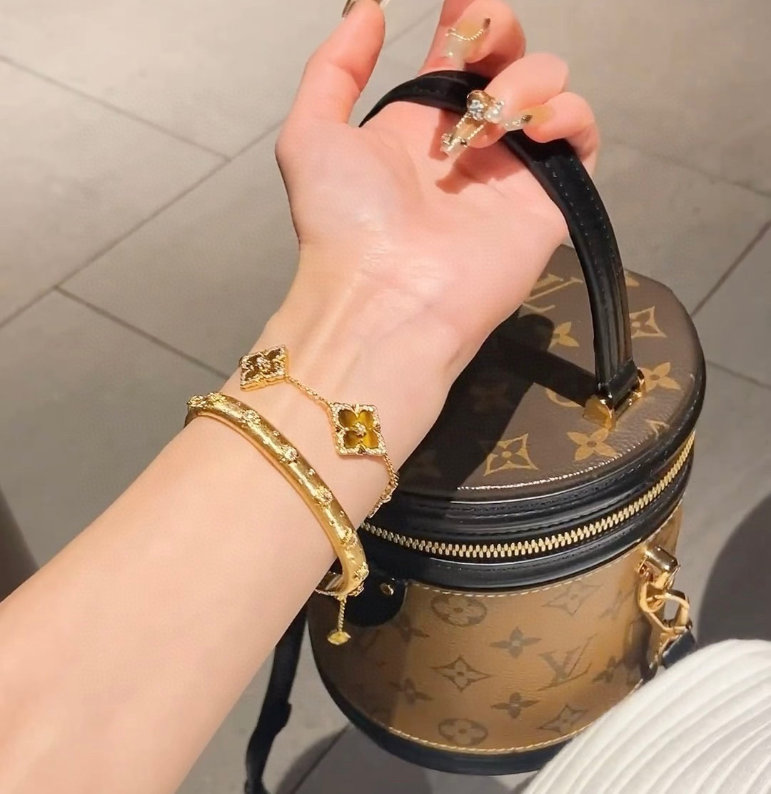  👼【925090】布契拉提 Buccellati 意大利高级珠宝品牌 复古宫廷风带钻拉丝手镯 亚金材质