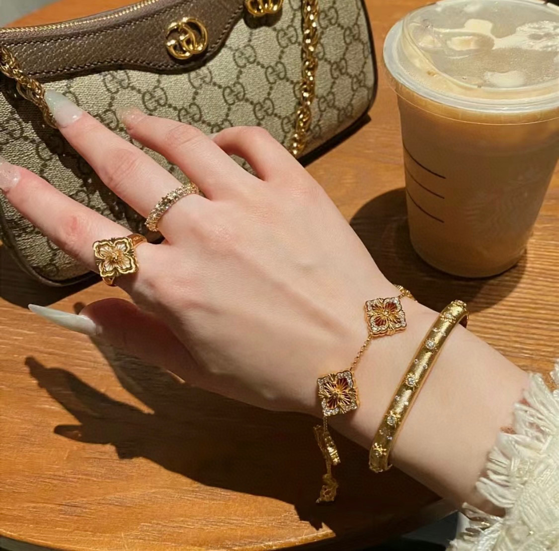  👼【925090】布契拉提 Buccellati 意大利高级珠宝品牌 复古宫廷风带钻拉丝手镯 亚金材质