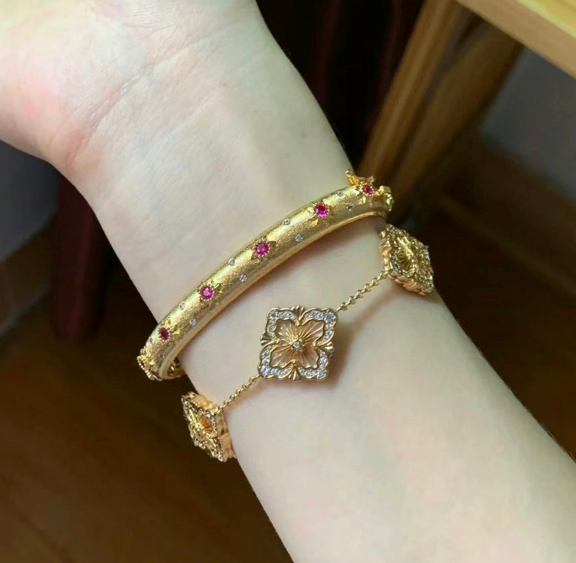  👼【925090】布契拉提 Buccellati 意大利高级珠宝品牌 复古宫廷风带钻拉丝手镯 亚金材质