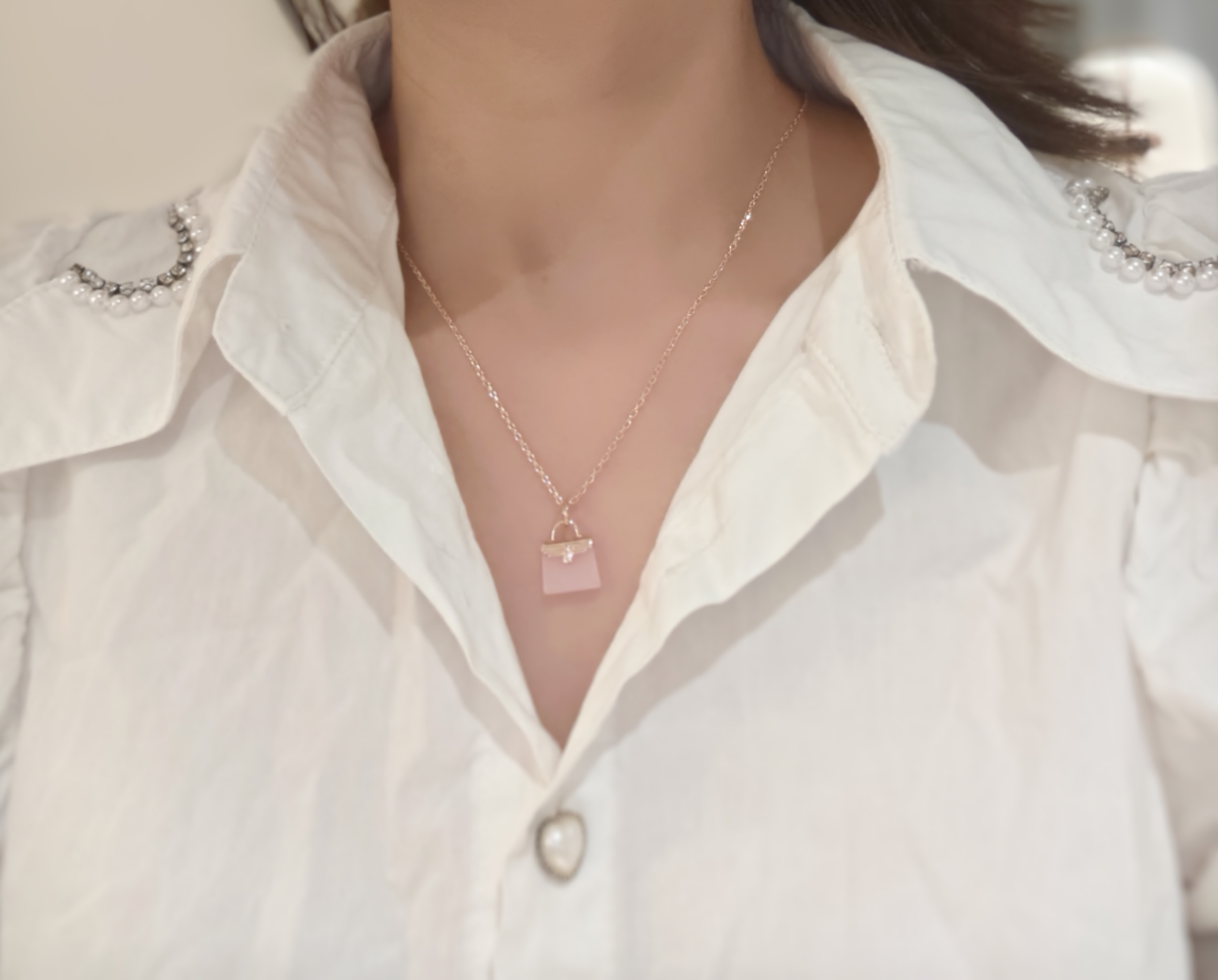  👼【925048】 色色经典爱马仕 包包👶项链高端定制 粉色包包色色好别致！😘😘难以取舍💃🏻💃🏻各种百