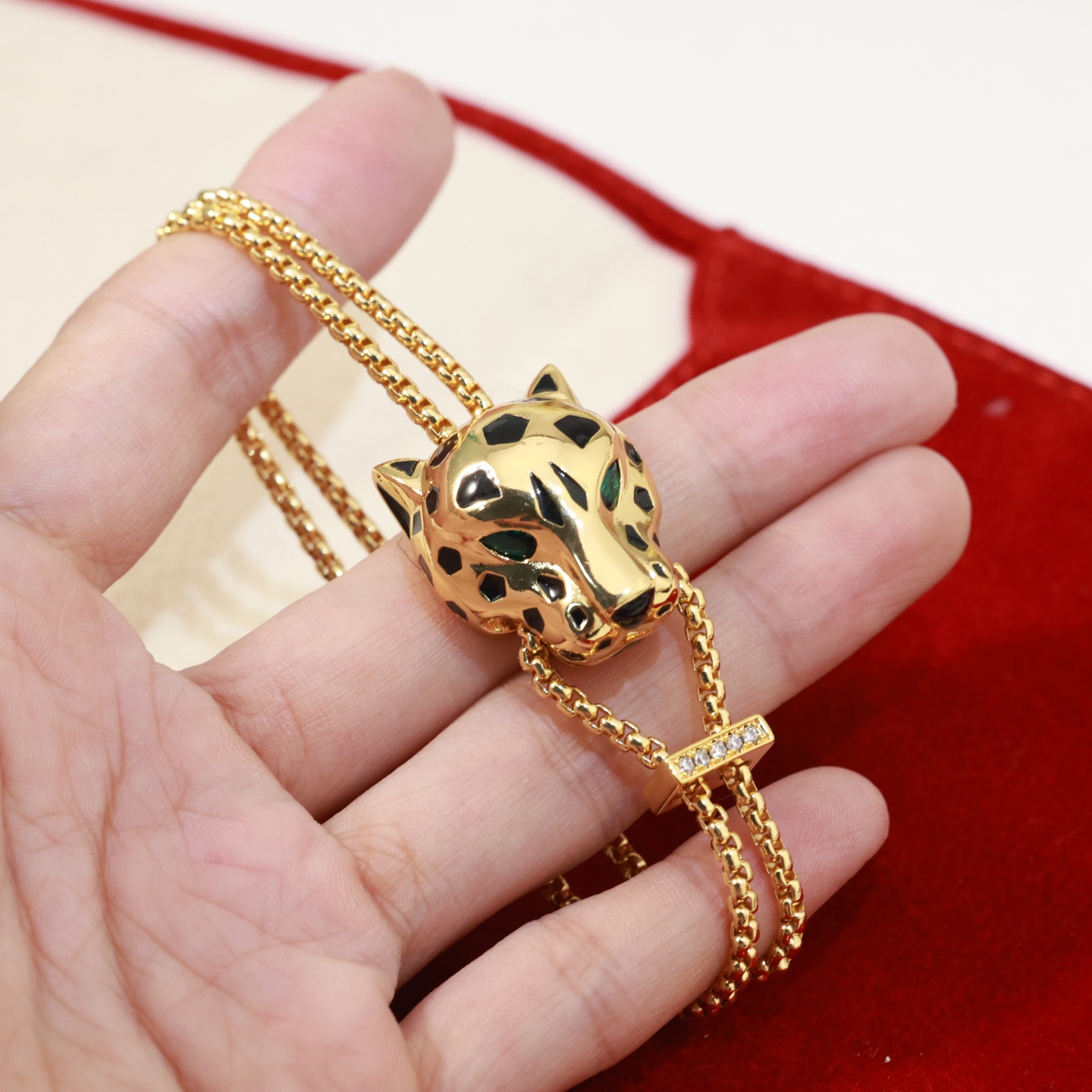  👼【925085】Cartier 卡地亚强豹子手链出货😝😝经典贵族范儿、奢华抚媚豹子设计💃💃独家实拍 