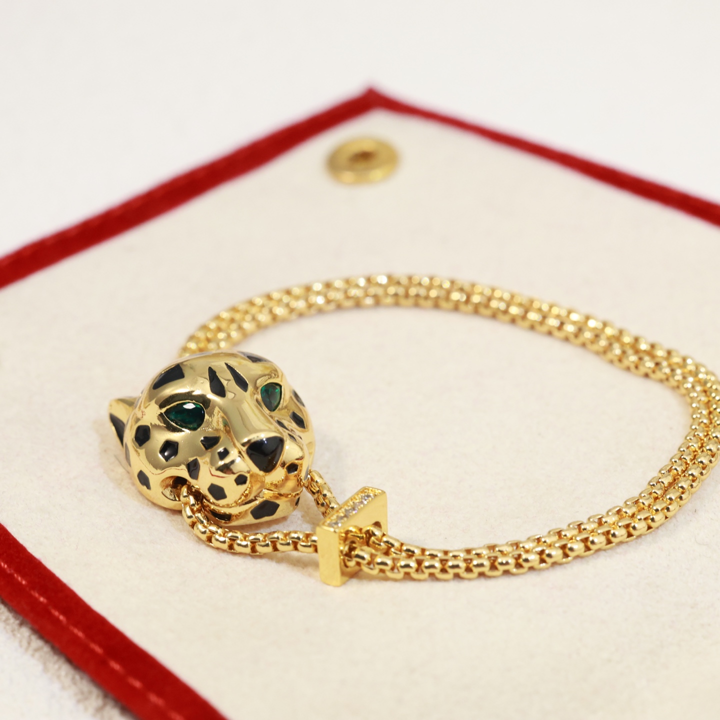  👼【925085】Cartier 卡地亚强豹子手链出货😝😝经典贵族范儿、奢华抚媚豹子设计💃💃独家实拍 