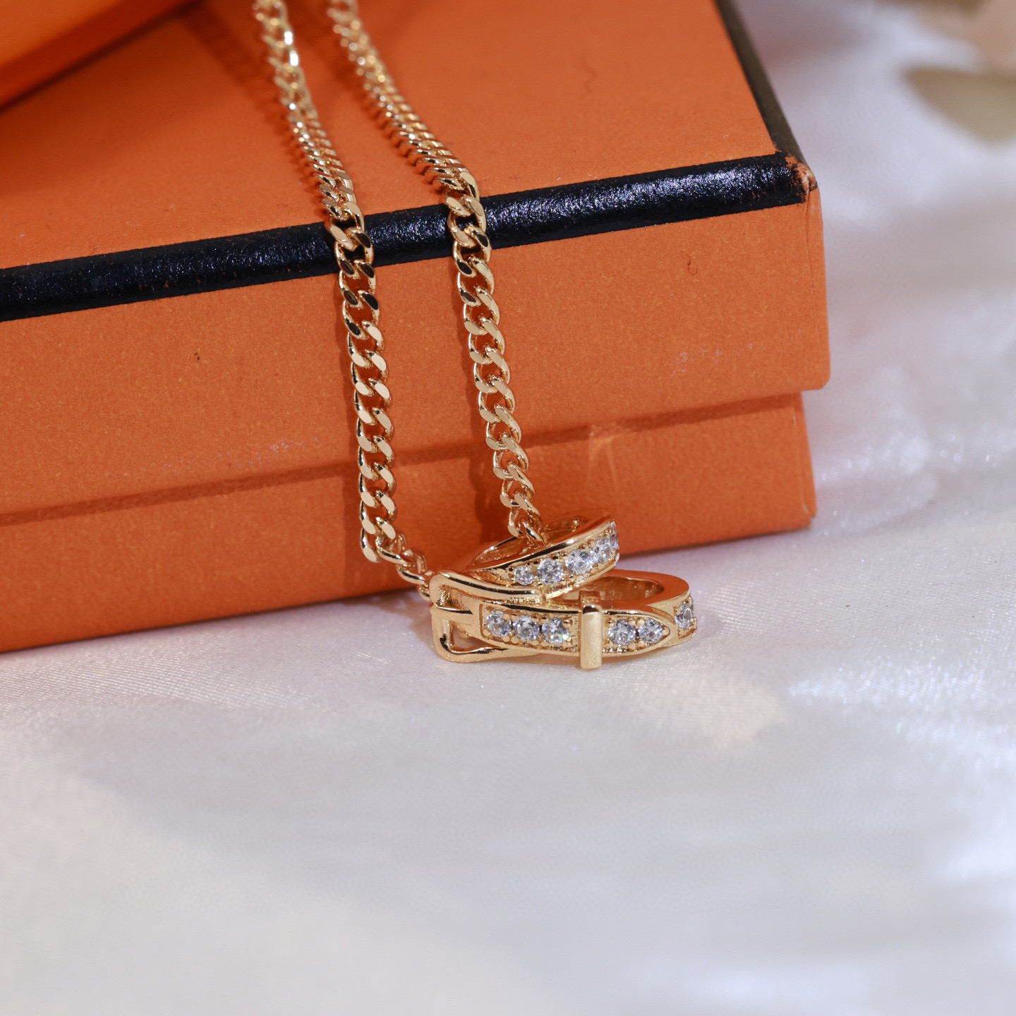  精工版本 👼【925048】Hermes 爱马仕皮带扣满钻项链亚金材质 手工铲钉镶嵌5A锆钻！18k白