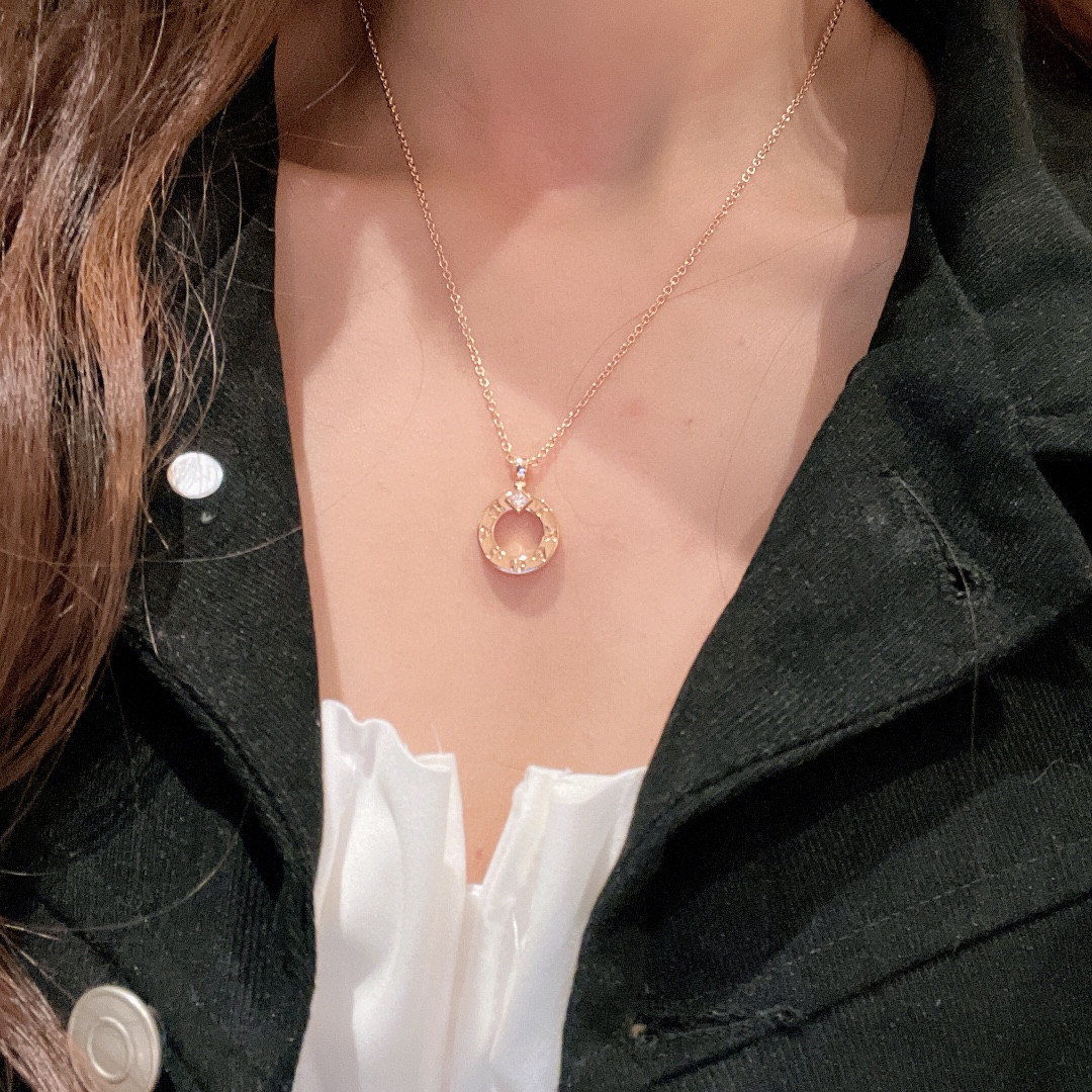  宝格丽项链👼【925058】宝格丽项链华丽来袭❤️宝家最受欢迎的一款男女同款👰🏻🤵🏻有金有钻=有进有赚