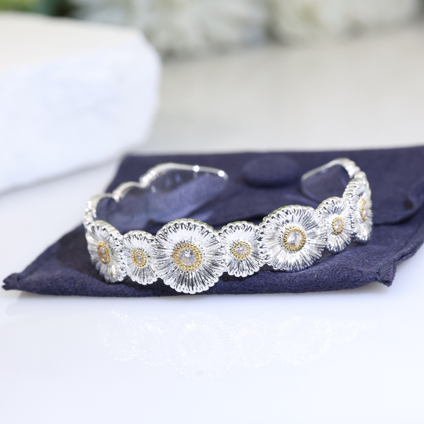 🌼雏菊手镯👼【】布契拉提 Buccellati 意大利高级珠宝品牌 复古宫廷风手镯 亚金材质 18k厚金