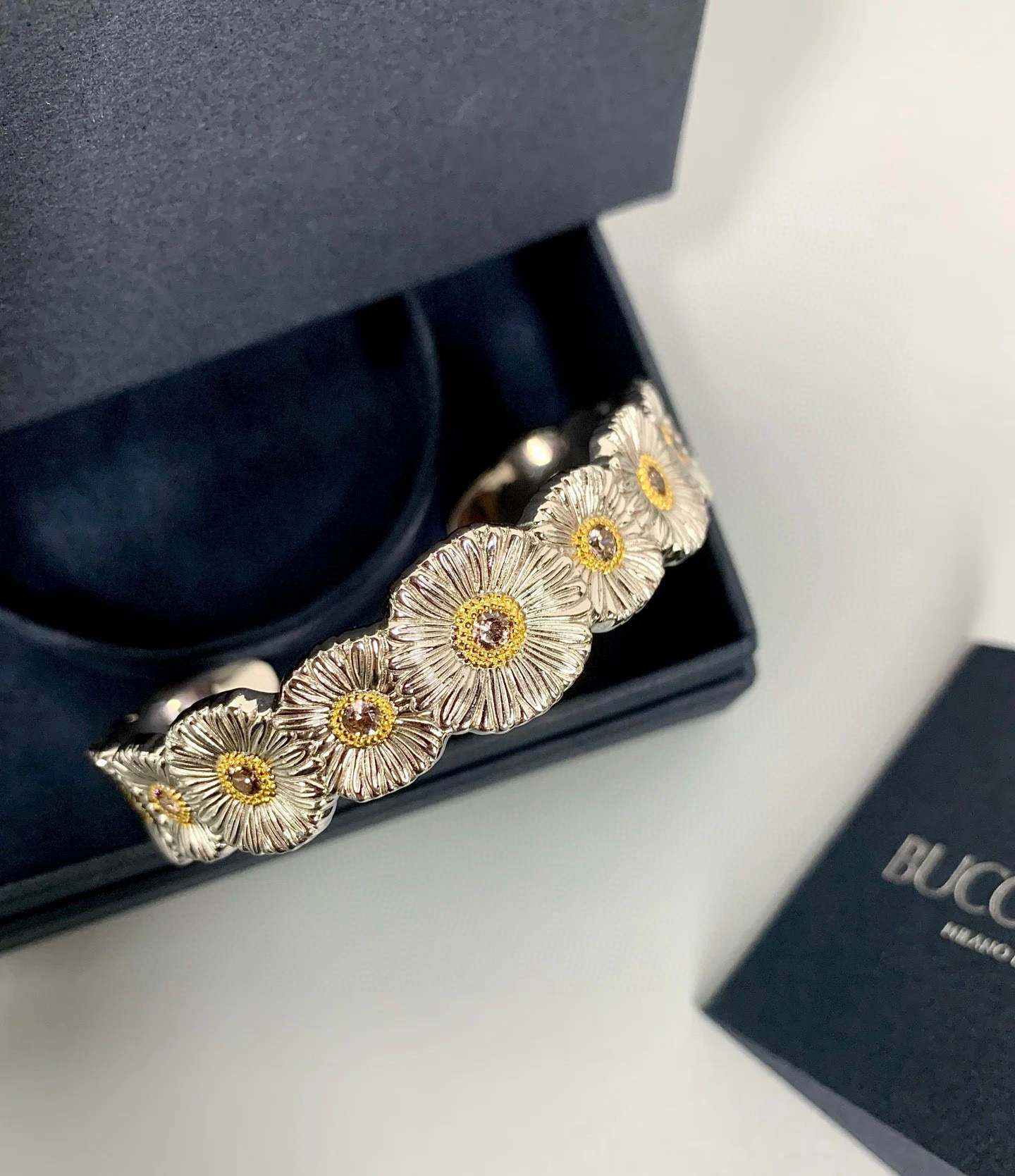 🌼雏菊手镯👼【】布契拉提 Buccellati 意大利高级珠宝品牌 复古宫廷风手镯 亚金材质 18k厚金