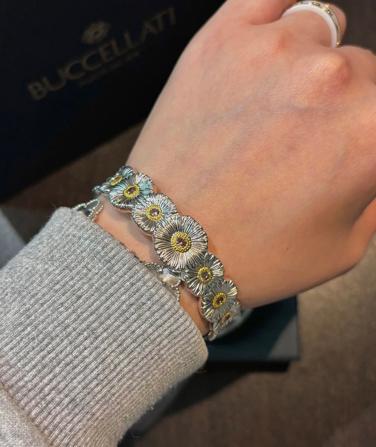 🌼雏菊手镯👼【】布契拉提 Buccellati 意大利高级珠宝品牌 复古宫廷风手镯 亚金材质 18k厚金