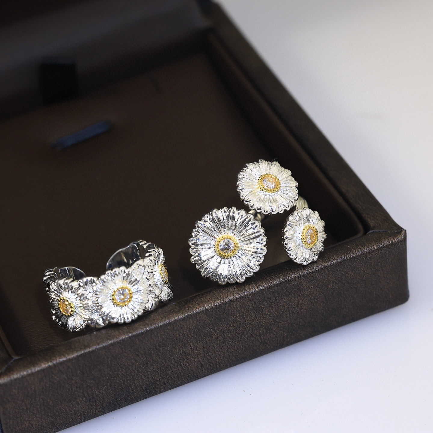 🌼雏菊戒指👼【】布契拉提 Buccellati 意大利高级珠宝品牌 复古宫廷风戒指 💍亚金材质 18k厚