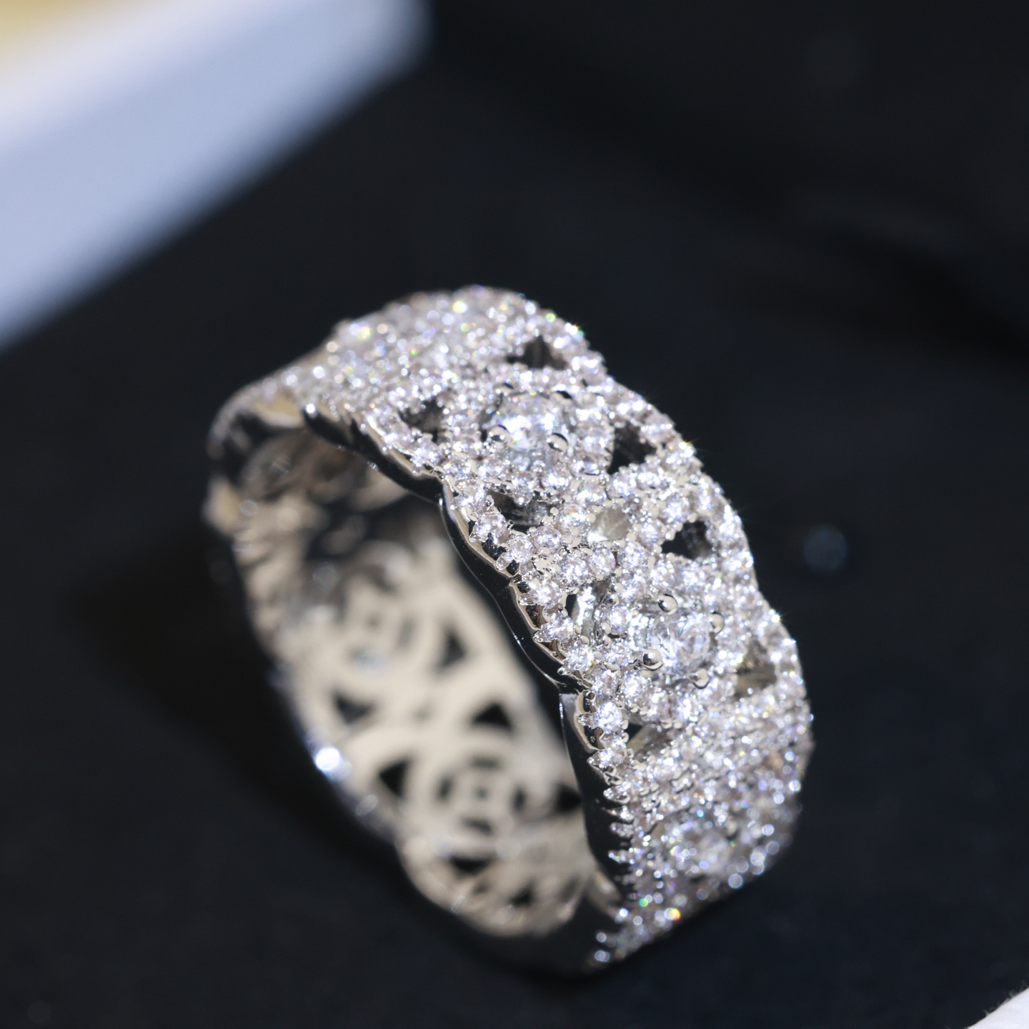  👼【925060】惊艳  戴比尔斯 DE BEERS新款 莲花戒指 气质奢华💎 亚金材质 镶嵌工艺 A