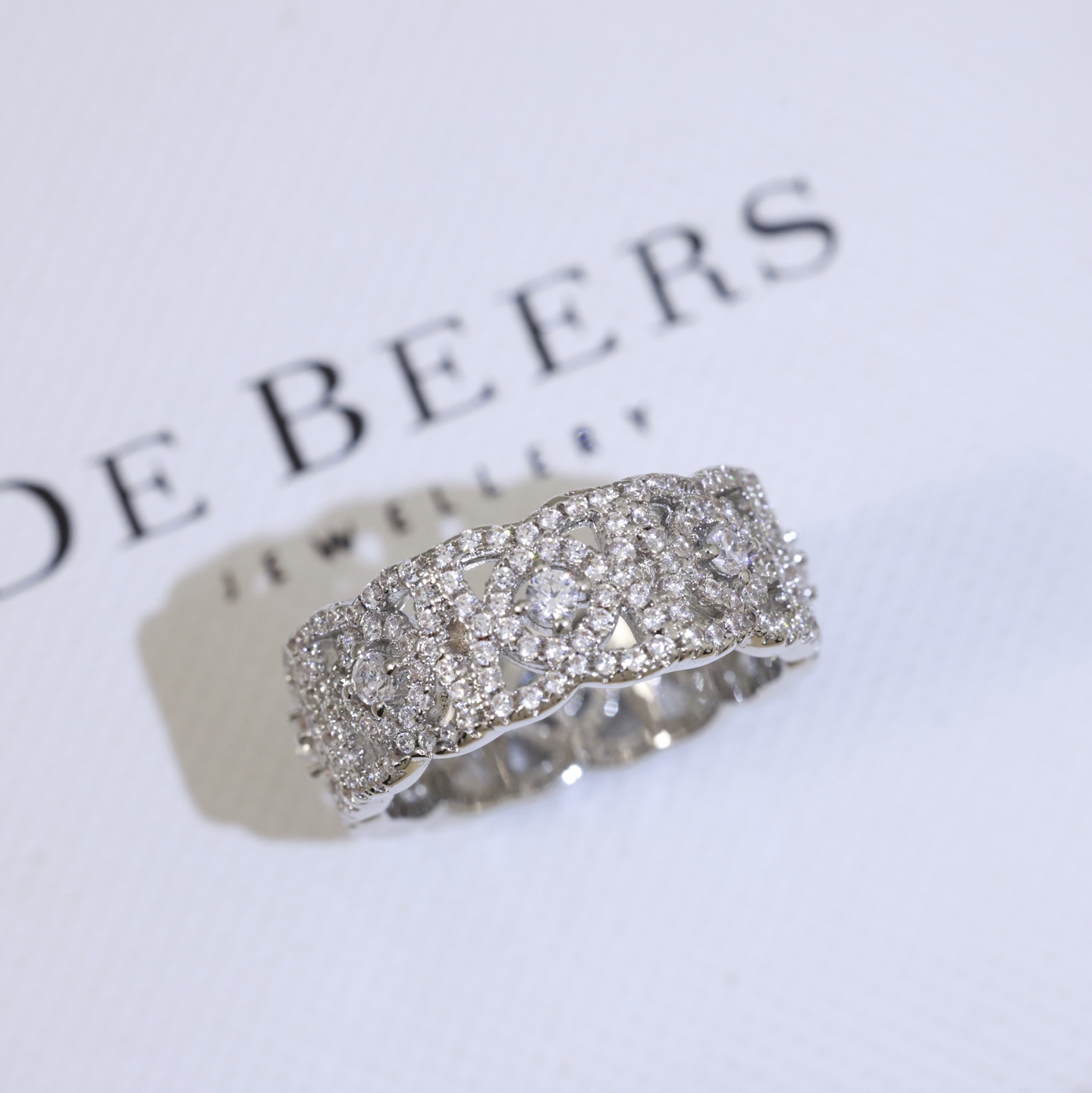  👼【925060】惊艳  戴比尔斯 DE BEERS新款 莲花戒指 气质奢华💎 亚金材质 镶嵌工艺 A