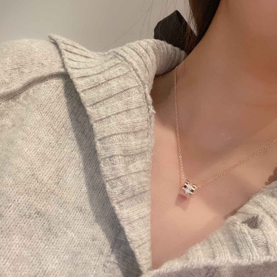 Chopard Ice Cube Necklace: 18k Rose Gold with Vibrant Diamonds Integration - 图片 2
