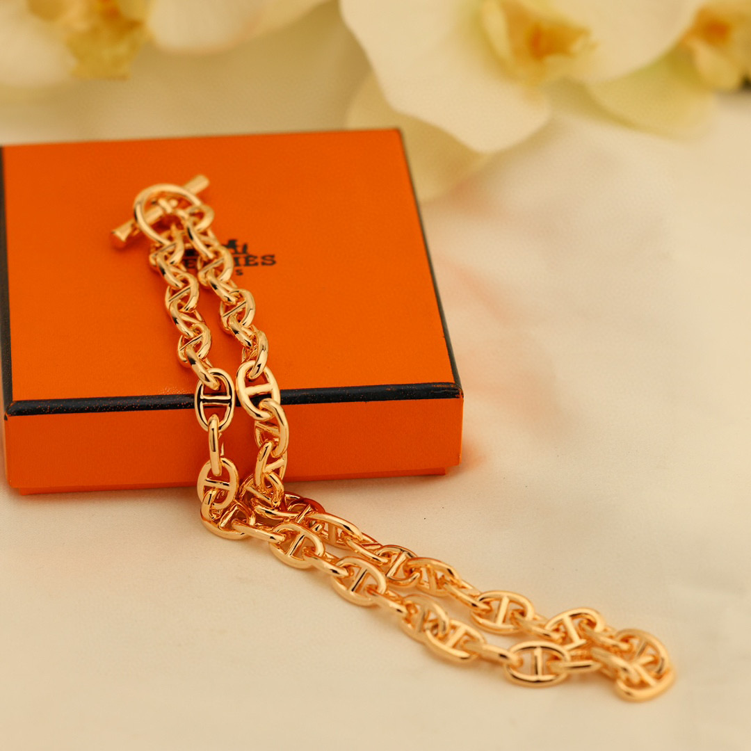  精工版本👼【】Hermes##爱马仕# Farandole光金猪鼻子项链 人生是一面镜子，你以什么样的