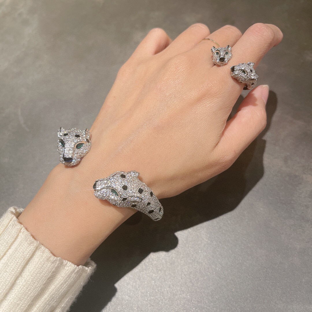 Cartier Panthère Bracelet: 18K Gold with Diamonds, Emblematic Symbol Since 1914 - 图片 3