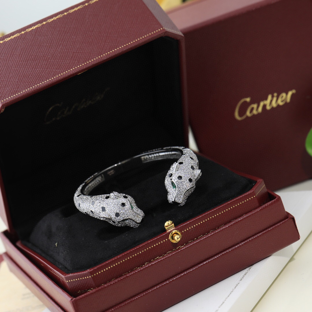 Cartier Panthère Bracelet: 18K Gold with Diamonds, Emblematic Symbol Since 1914 - 图片 2