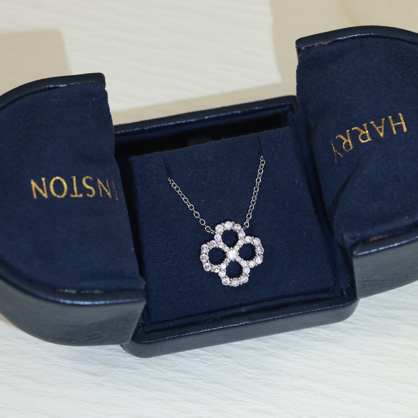 Harry Winston Hayeston Classic Necklace: Luxurious 18k Gold Supermanufacturing with Identical Stars - 图片 4