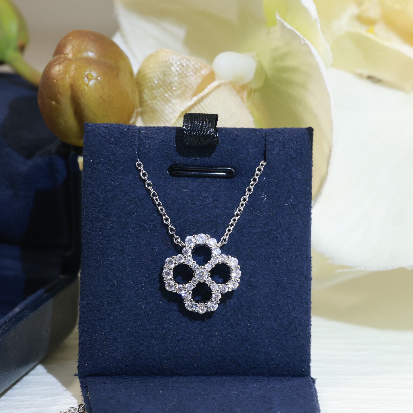 Harry Winston Hayeston Classic Necklace: Luxurious 18k Gold Supermanufacturing with Identical Stars - 图片 3