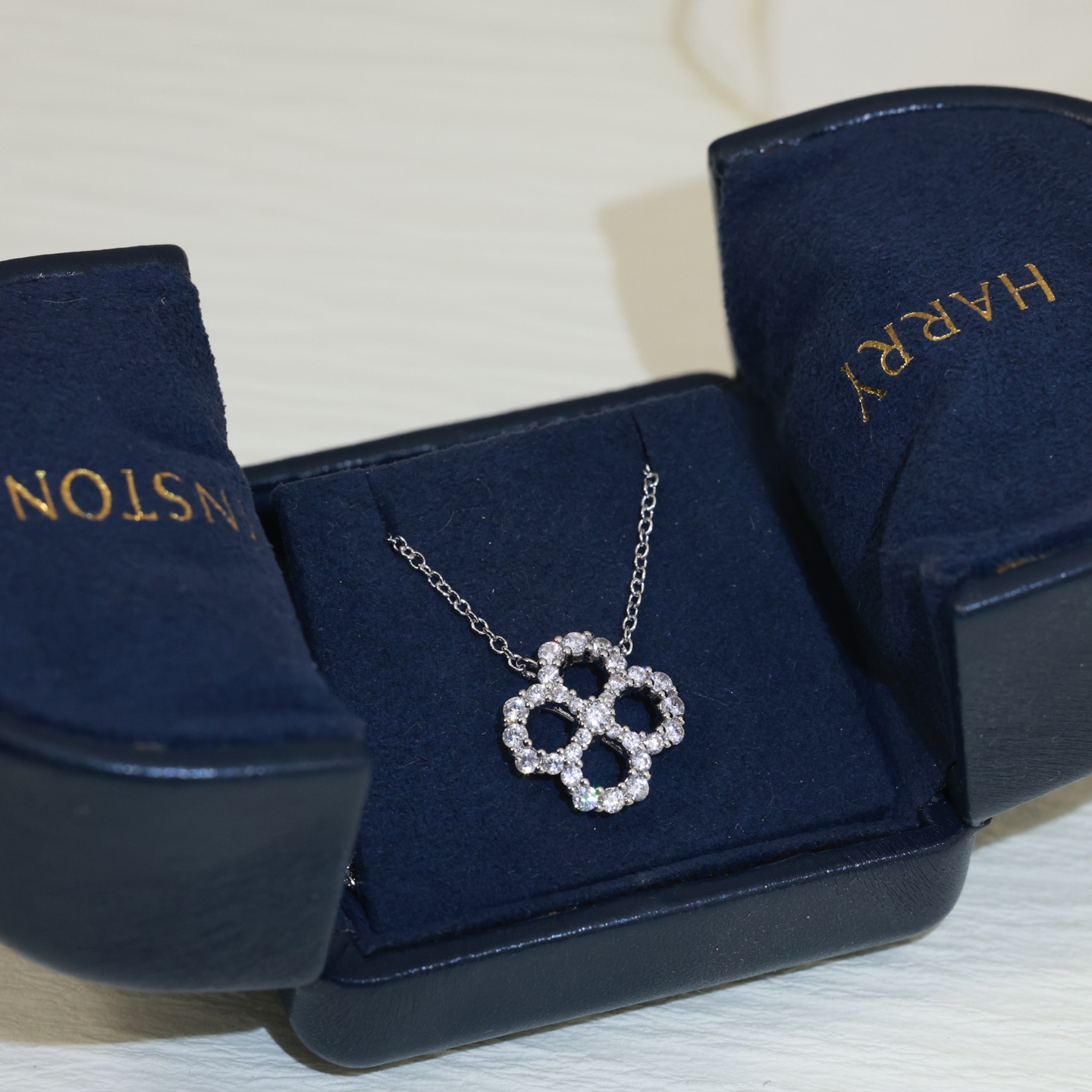 Harry Winston Hayeston Classic Necklace: Luxurious 18k Gold Supermanufacturing with Identical Stars - 图片 6