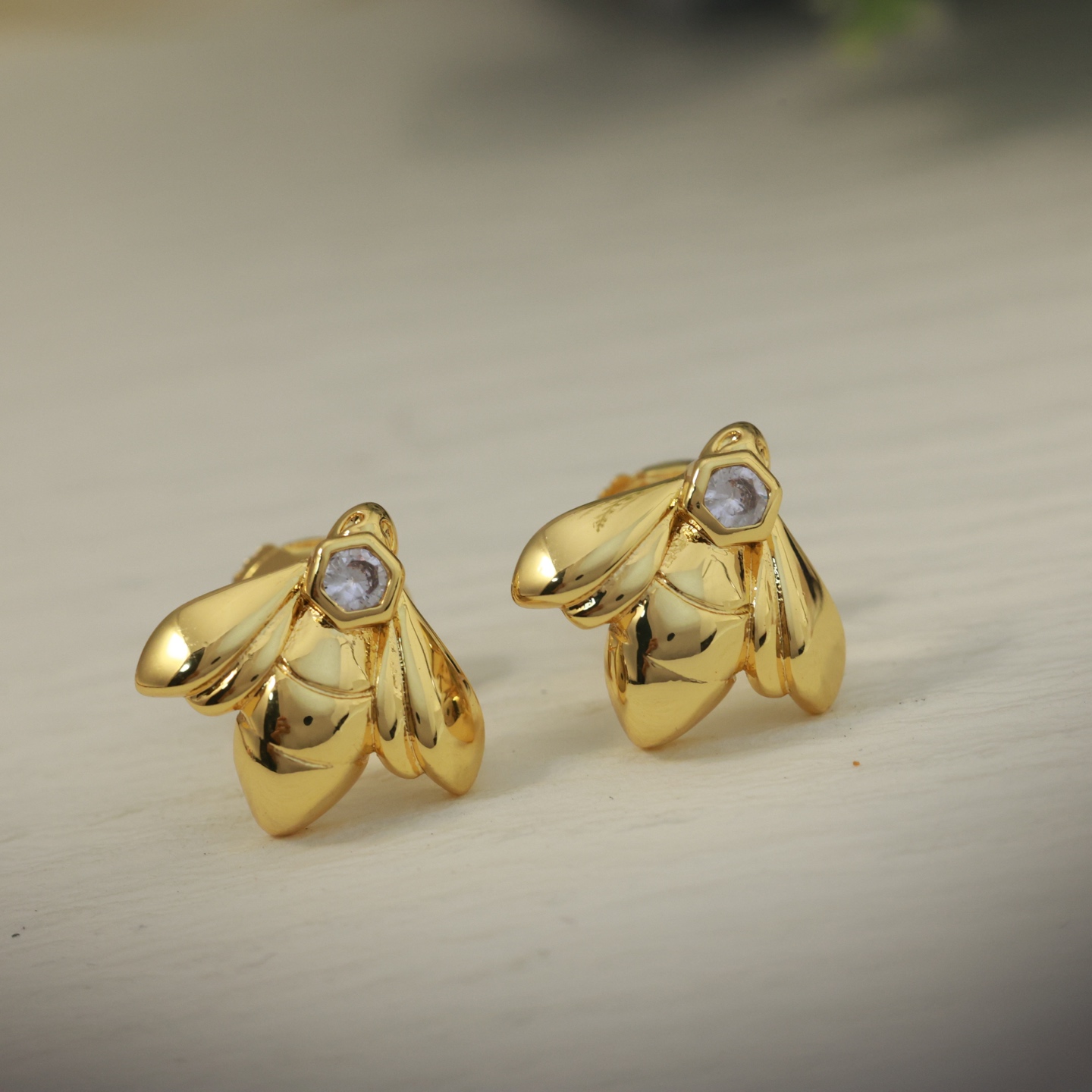 p275 bee ear nails