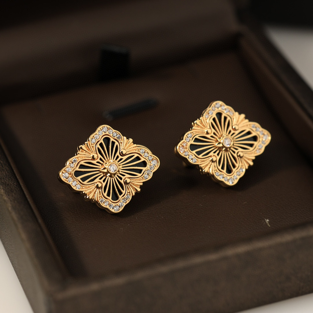 大号👼【】布契拉提 Buccellati 意大利高级珠宝品牌 复古宫廷风带钻拉丝四叶草贝壳玛瑙玉髓耳钉 