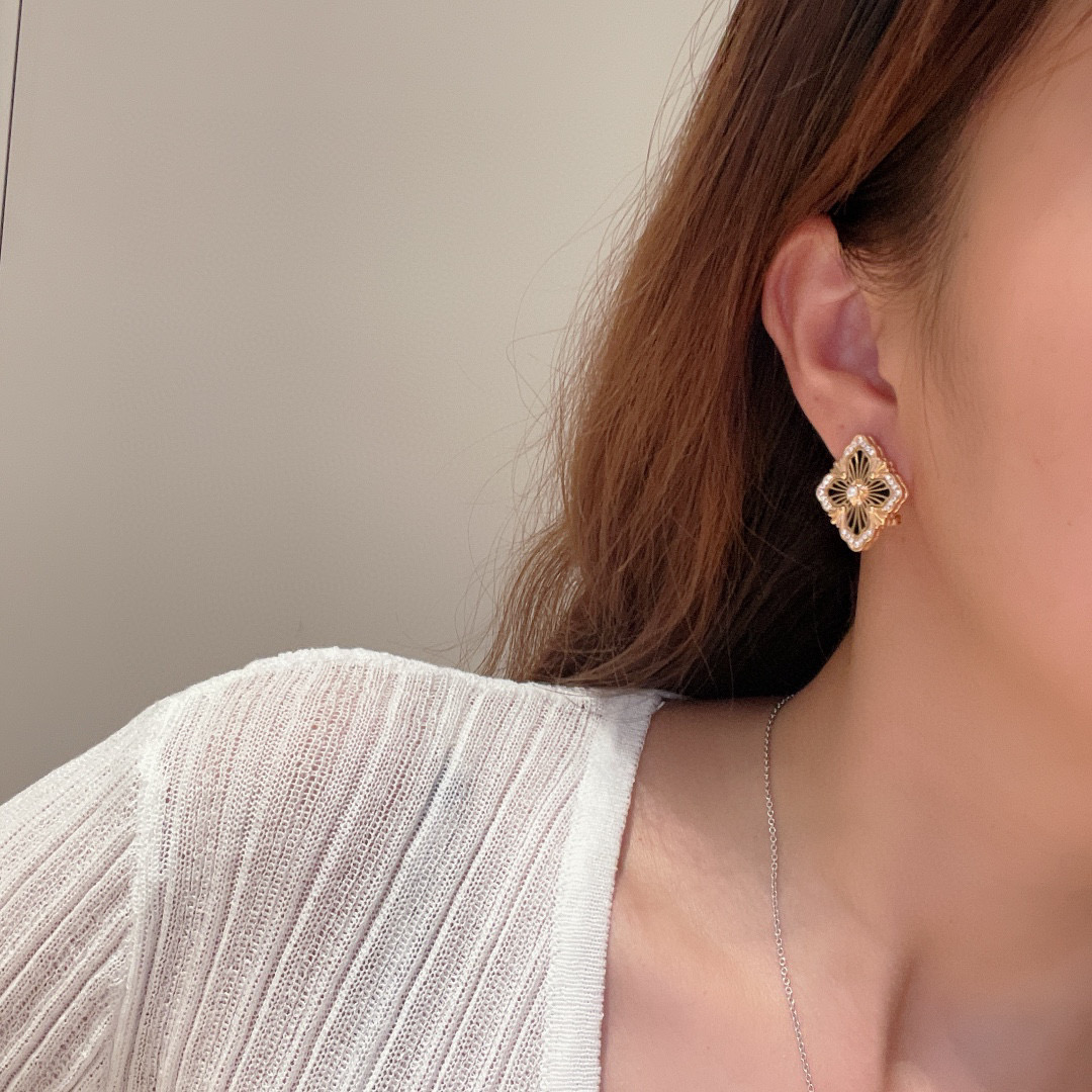 大号👼【】布契拉提 Buccellati 意大利高级珠宝品牌 复古宫廷风带钻拉丝四叶草贝壳玛瑙玉髓耳钉 