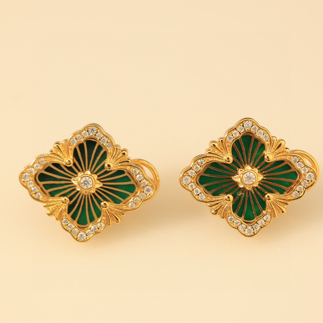 大号👼【】布契拉提 Buccellati 意大利高级珠宝品牌 复古宫廷风带钻拉丝四叶草贝壳玛瑙玉髓耳钉 