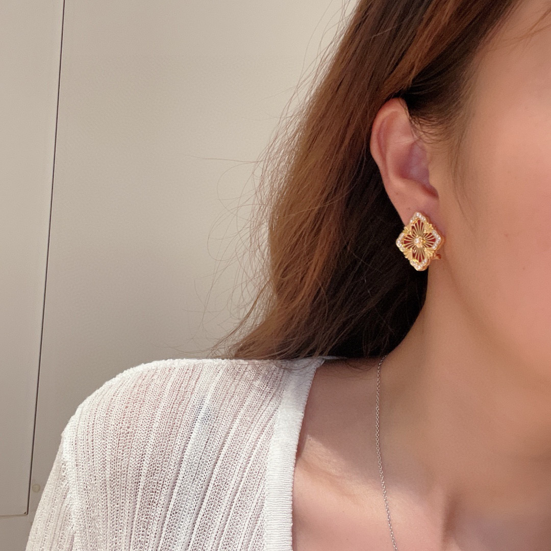 大号👼【】布契拉提 Buccellati 意大利高级珠宝品牌 复古宫廷风带钻拉丝四叶草贝壳玛瑙玉髓耳钉 