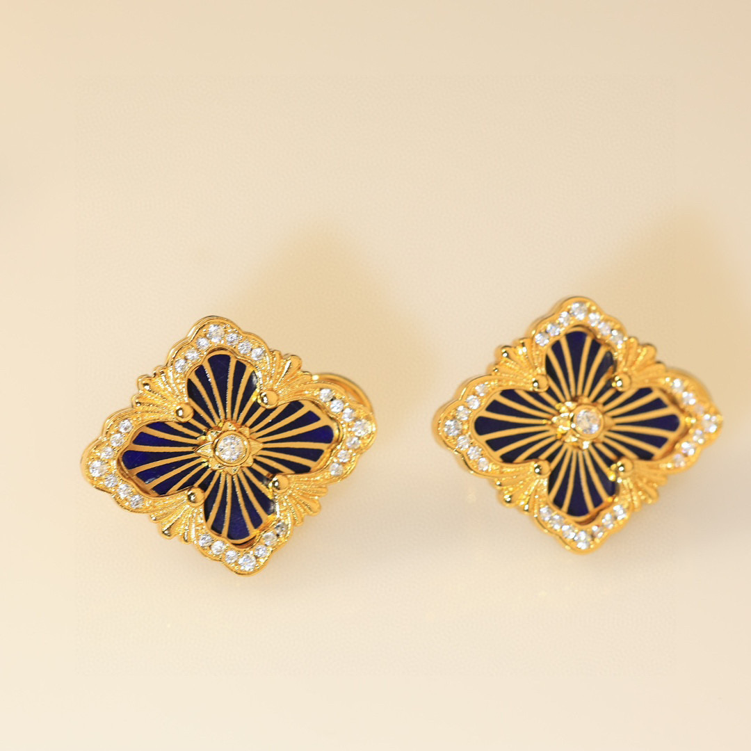 大号👼【】布契拉提 Buccellati 意大利高级珠宝品牌 复古宫廷风带钻拉丝四叶草贝壳玛瑙玉髓耳钉 