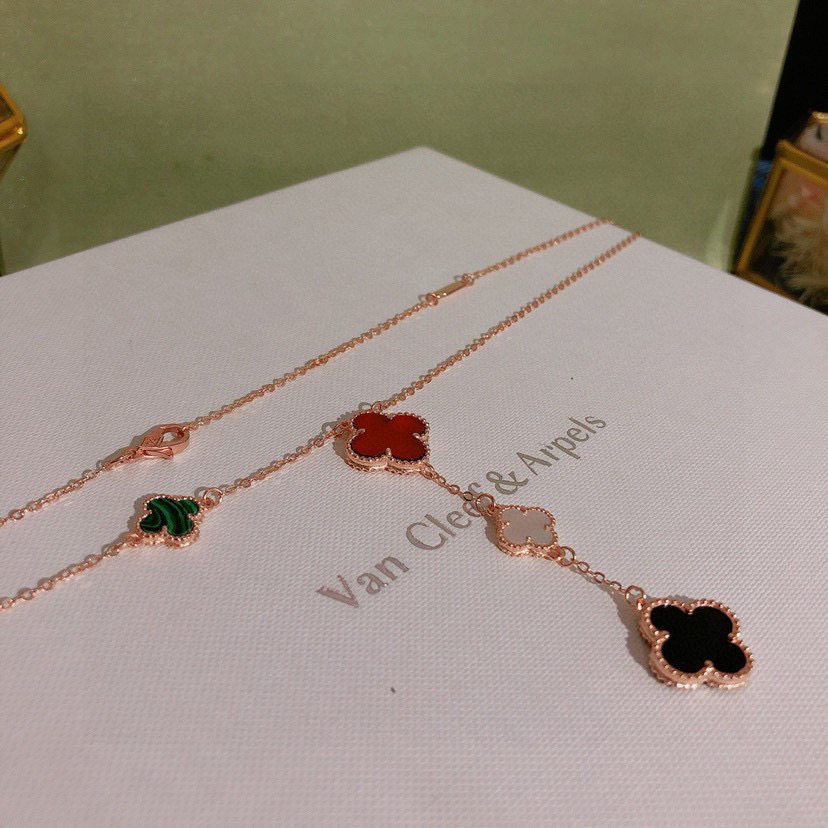 👼【】Van Cleef & ArPels 梵克雅宝四叶草系列 混搭大小四叶草🍀绿叶 项链出货 德国进口