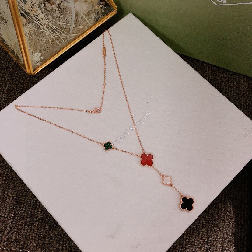 👼【】Van Cleef & ArPels 梵克雅宝四叶草系列 混搭大小四叶草🍀绿叶 项链出货 德国进口