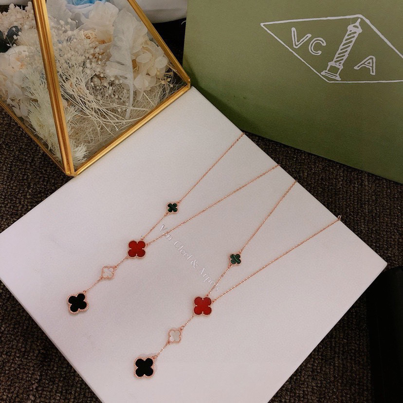 👼【】Van Cleef & ArPels 梵克雅宝四叶草系列 混搭大小四叶草🍀绿叶 项链出货 德国进口
