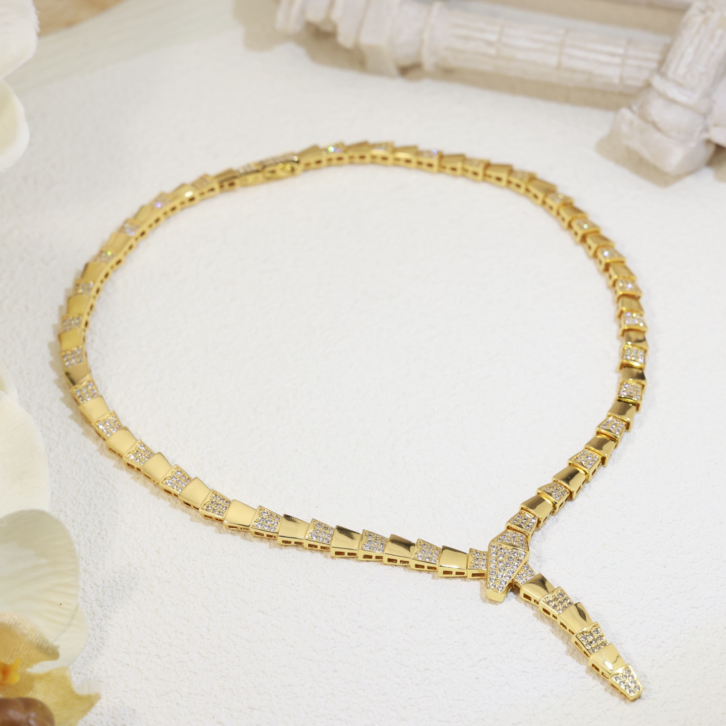 BVLGARI Serpenti logo