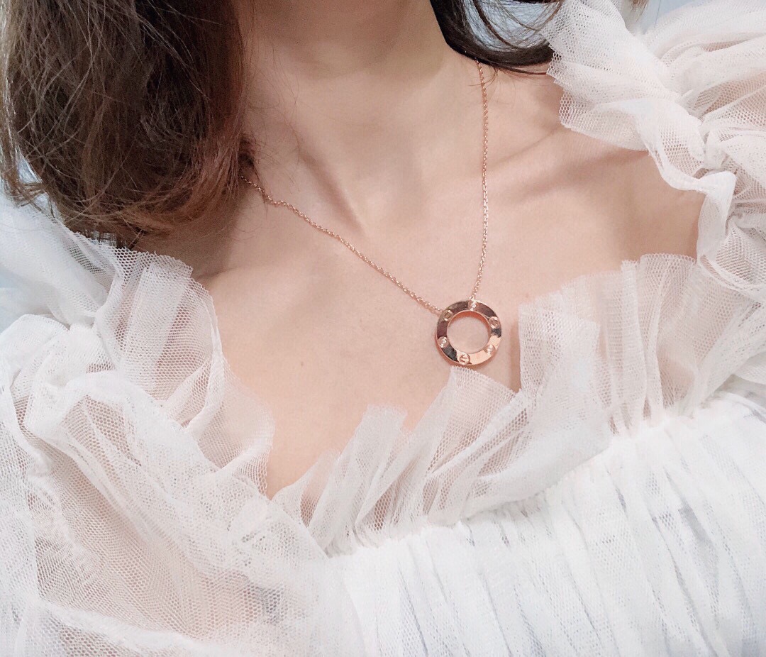 Cartier 卡地亚 光面 三钻版 大饼项链 双面可佩戴 真实细节呈现 Cartier 卡地亚……LOVE系列