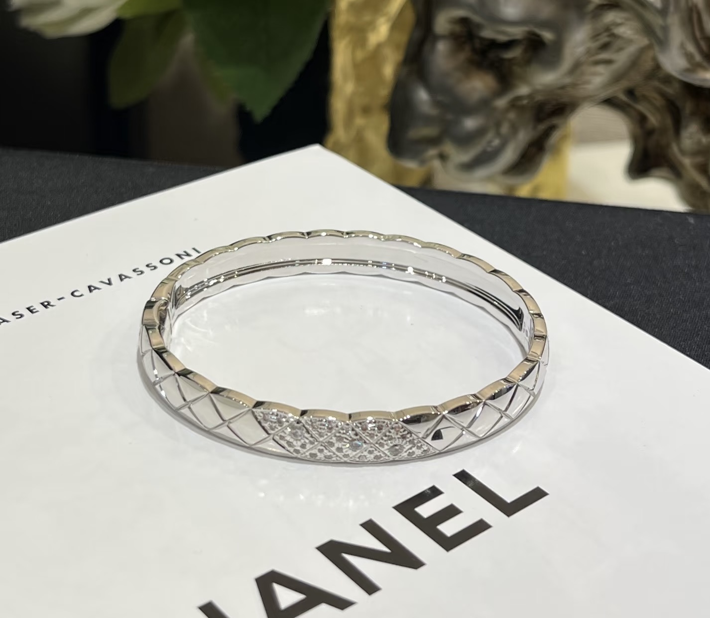 CNC高版本 香奈儿 COCO CRUSH系列手镯斜钻菱格纹手镯 BEIGE双C小香菱形格经典花纹V金手