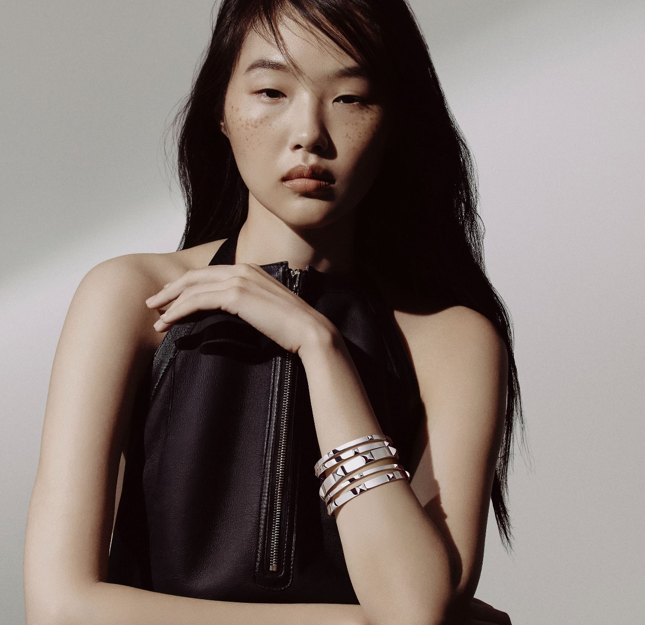 宽版👼爱马仕手镯新款奢侈 铆钉手镯🌹 独家定制首发 大牌 经典 手镯！高端复刻 实心亚金材质 优雅气质 