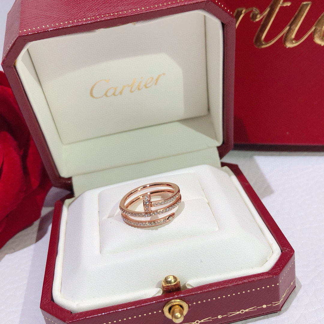Cartier 卡地亚Cartier钉子 新款 双层 戒指 卡地亚 杰作 经久不衰 传奇 一直流行无需多说 亚金材质
