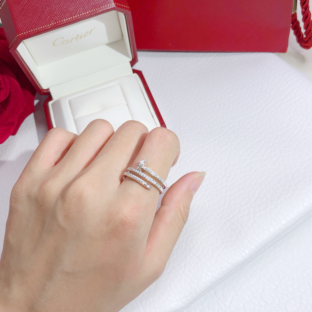 Cartier 卡地亚Cartier钉子 新款 双层 戒指 卡地亚 杰作 经久不衰 传奇 一直流行无需多说 亚金材质