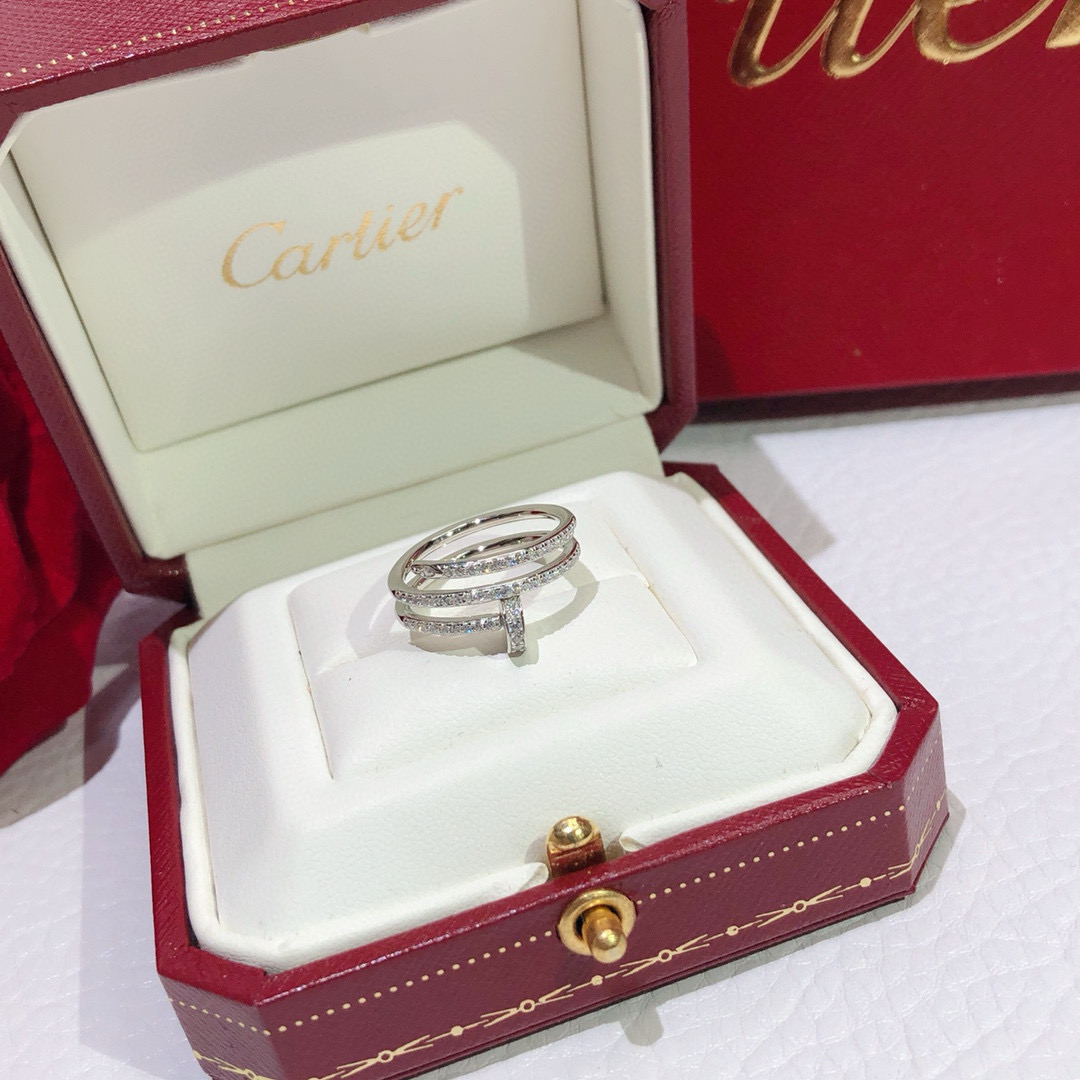 Cartier 卡地亚Cartier钉子 新款 双层 戒指 卡地亚 杰作 经久不衰 传奇 一直流行无需多说 亚金材质