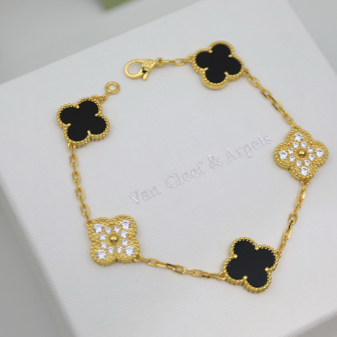 梵克雅宝手链 精工高版本👼】vca限量新色，非常惊喜的绿孔雀石v c a中号间钻四叶草五花手链，s925