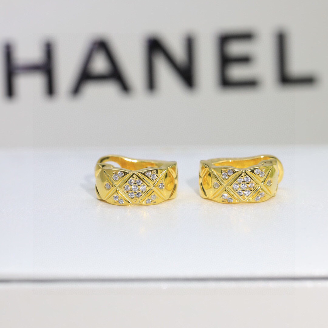 Chanel 钻版本 COCO CRUSH系列耳环菱格纹图案 BEIGE米色18K金 双C小香菱形格 花纹耳环