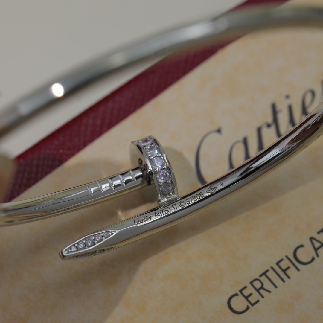 Cartier Cartier 卡地亚带钻钉子手镯 Juste un Clou系列艺术设计展亮相米兰