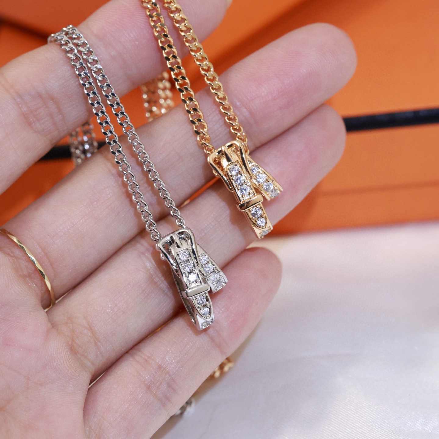 Hermès 精工版本 Hermes 爱马仕皮带扣满钻项链亚金材质