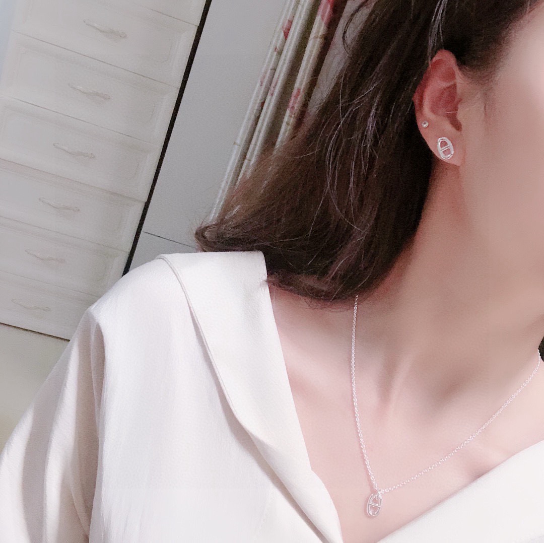 Hermès 精工版本 耳钉 mini爱马仕火猪鼻子耳钉 潮爆大街 hin V金版本 银针 电镀 银色 细腻打磨