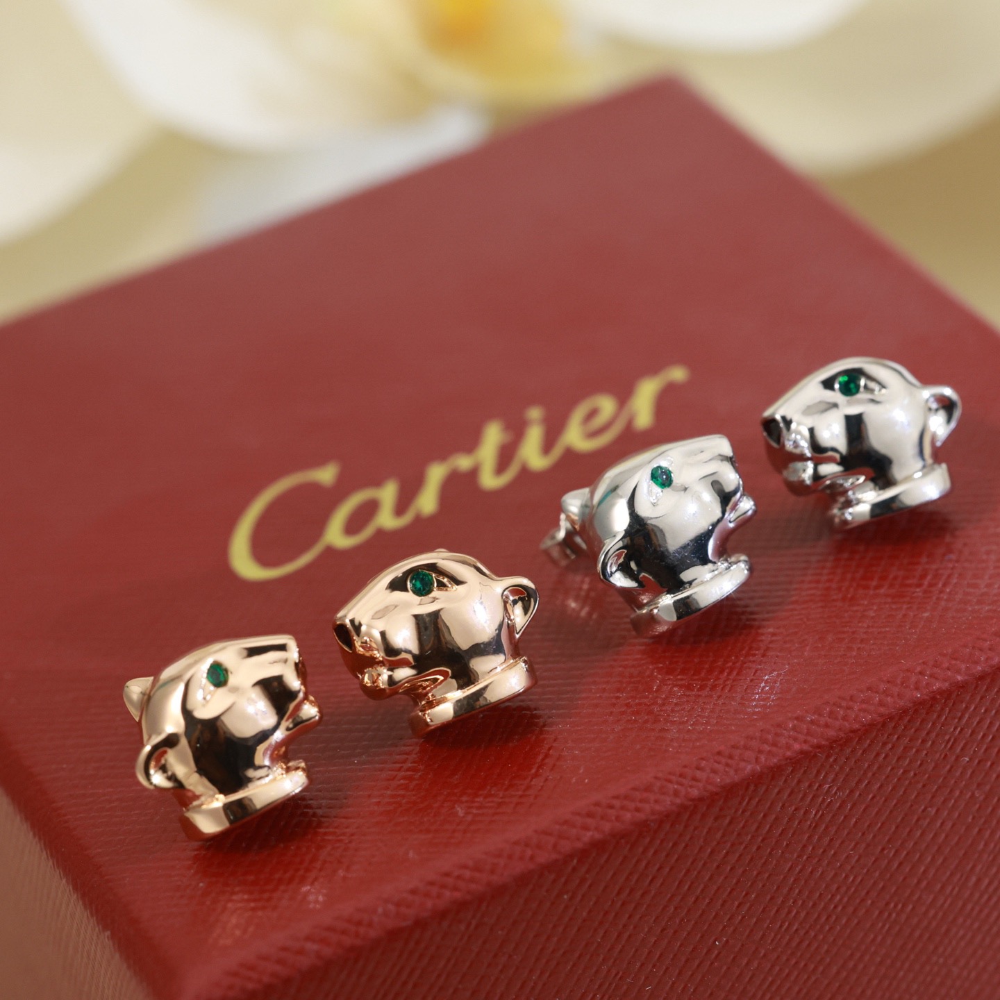 Cartier 奢华 卡地亚 豹子耳钉 卡地亚耳钉无钻版本 款 925纯银针 同亚金材质 镶钻奢华耳吊 女神 显脸瘦