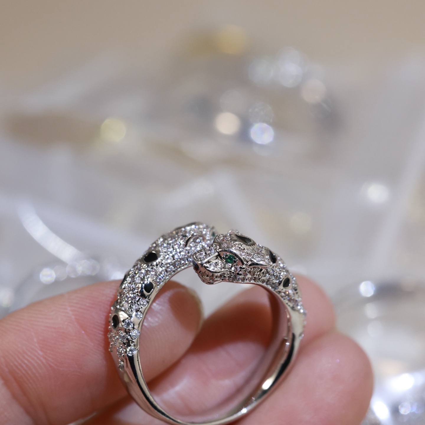 Cartier 豹子戒指 豹戒指霸气双豹头满钻 戒指 Panthère de Cartier花纹豹手镯