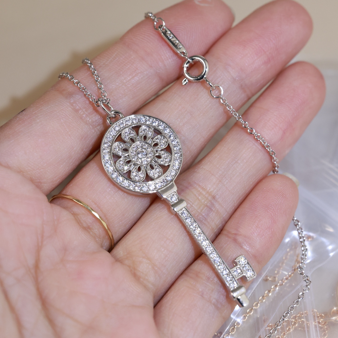 Tiffany & Co. 太阳花钥匙 蒂芙尼 钥匙项链 亚金材质 精工版本 带logo Tiffany&Co