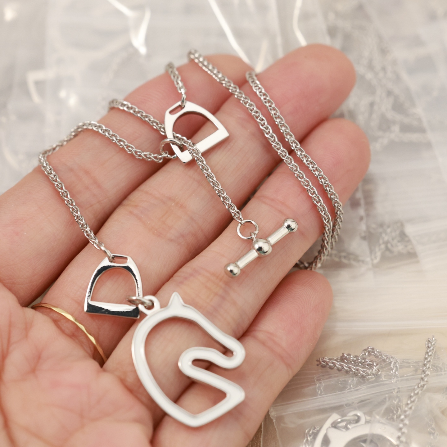 Hermès 精工版本 爱马仕项链 马头项链 亚金材质 ，完美细节 欧美 玫瑰金白金色金色可选 带logo