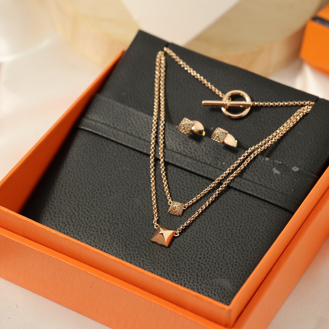 Hermès 精工版本 Hermes 爱马仕铆钉满钻项链亚金材质