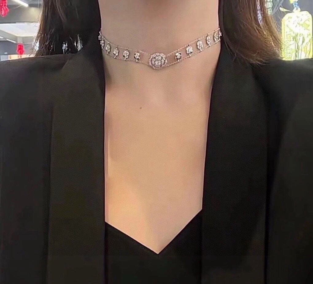 Chanel CHANEL香奈儿镂空 山茶花项链