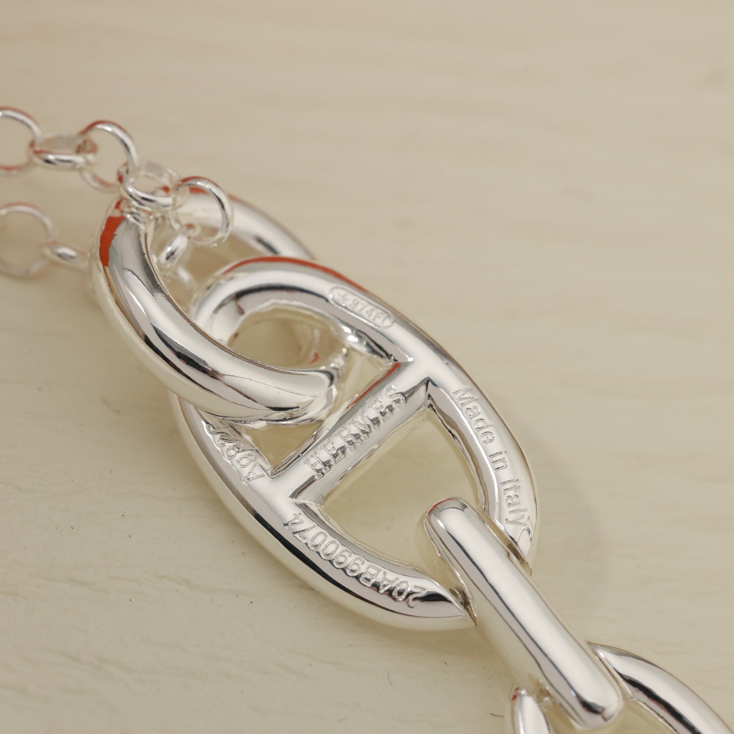 Hermès 精工版本 Hermes##爱马仕# Farandole光金猪鼻子项链 人生是一面镜子