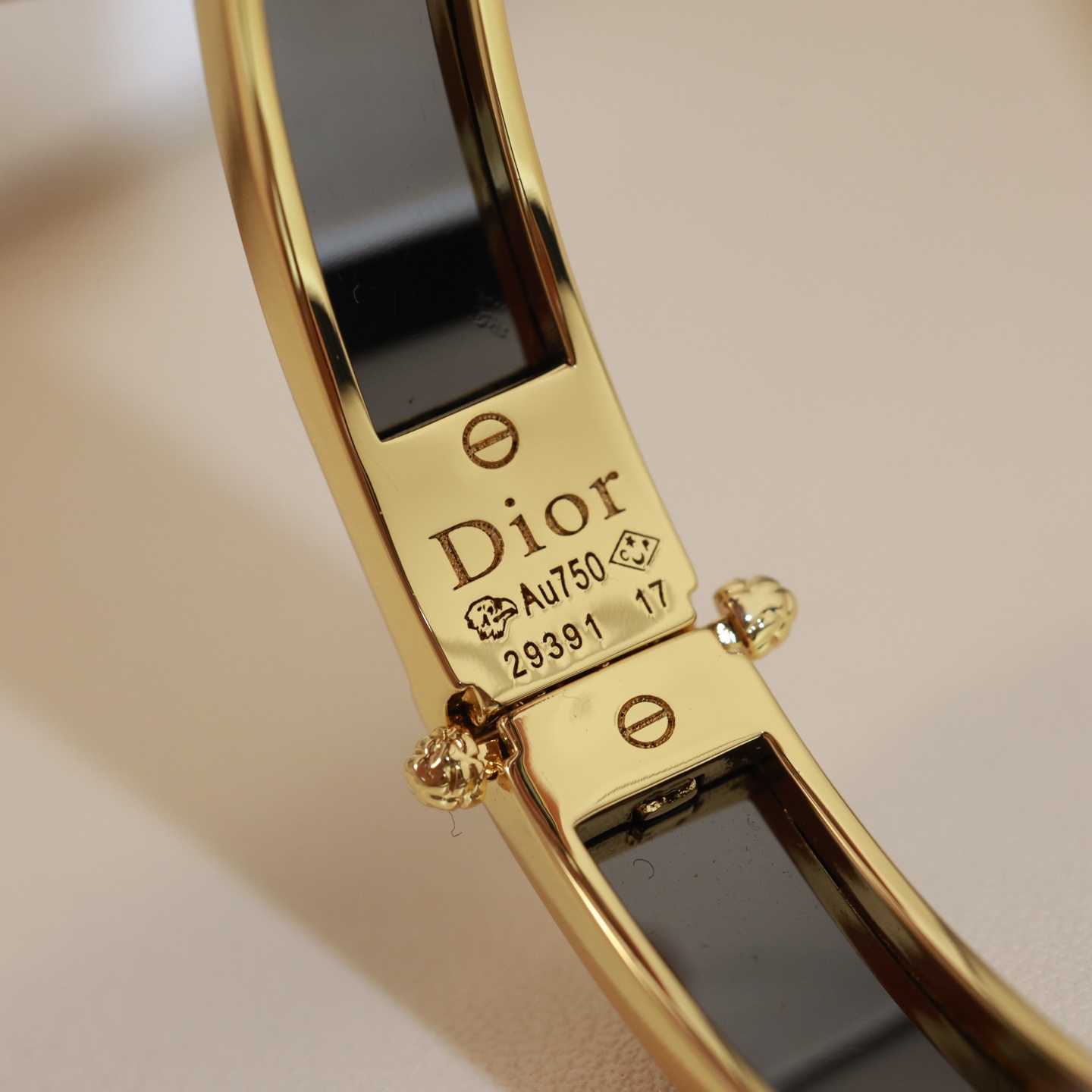 Dior 新款蕾丝手镯 Dior 迪奥手镯 代购级别 铜材质 淑女气质满满 入手绝对不会出错 上手 超nice